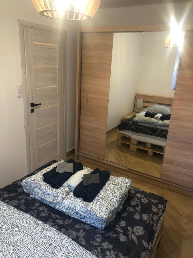 Blisko Teatru 2 Apartment Walbrzych Ngoại thất bức ảnh