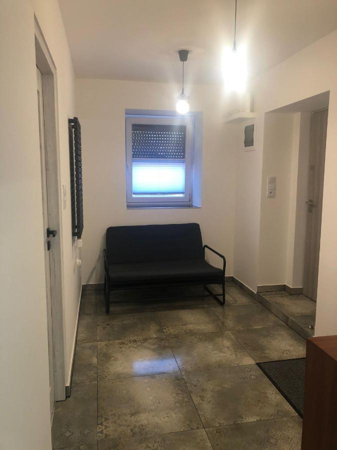 Blisko Teatru 2 Apartment Walbrzych Ngoại thất bức ảnh