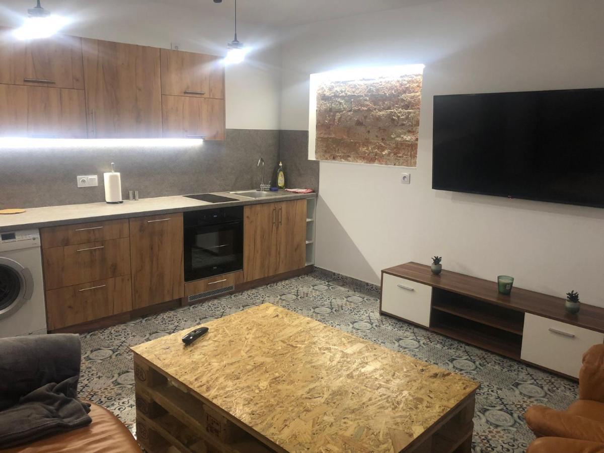 Blisko Teatru 2 Apartment Walbrzych Ngoại thất bức ảnh