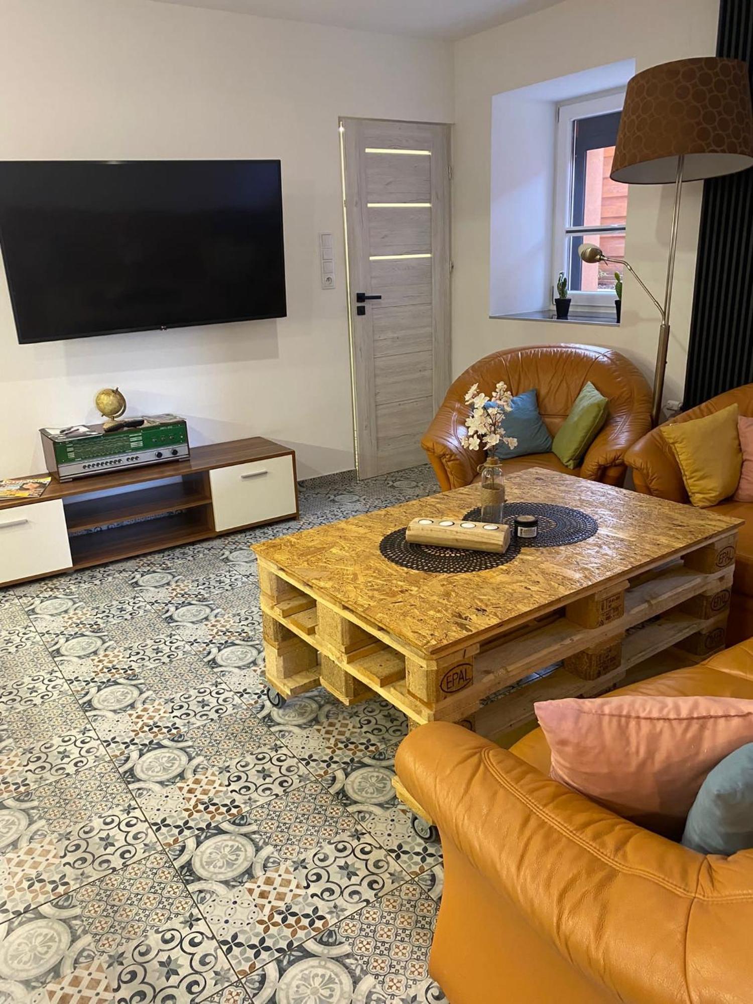 Blisko Teatru 2 Apartment Walbrzych Ngoại thất bức ảnh